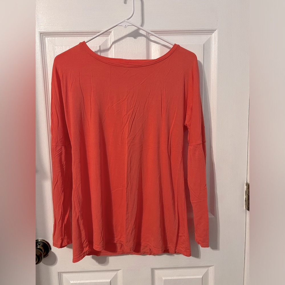 🚦3/20 🚦Ladies Athletic Works long sleeve coral drifit top sz M 8-10